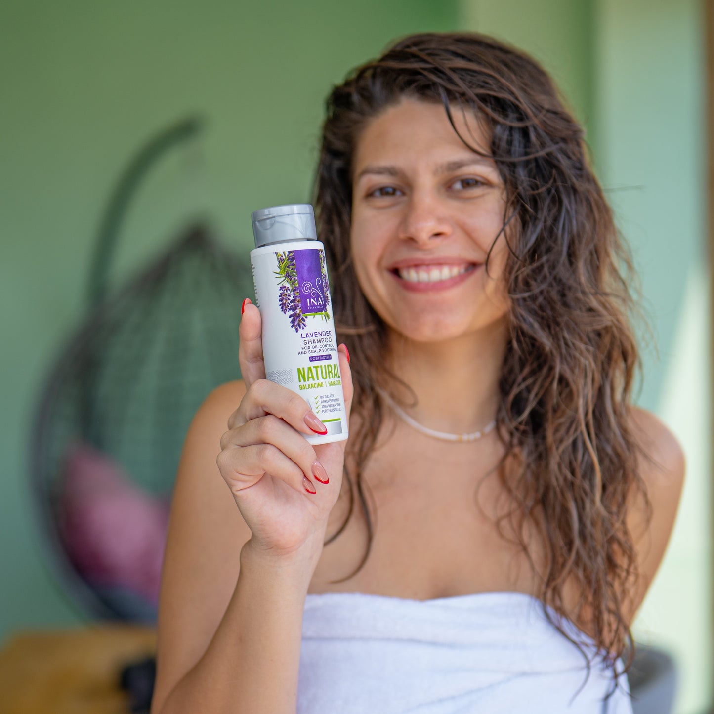 Koop 2 Hydrobiotic-producten met lavendelgeur en ontvang gratis een lavendelshampoo, etherische olie en badzout