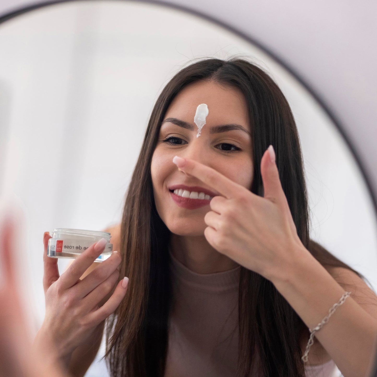 Koop 3 Anti-Aging Oogcrèmes, Krijg 1 Hydraterende Dagcrème Gratis